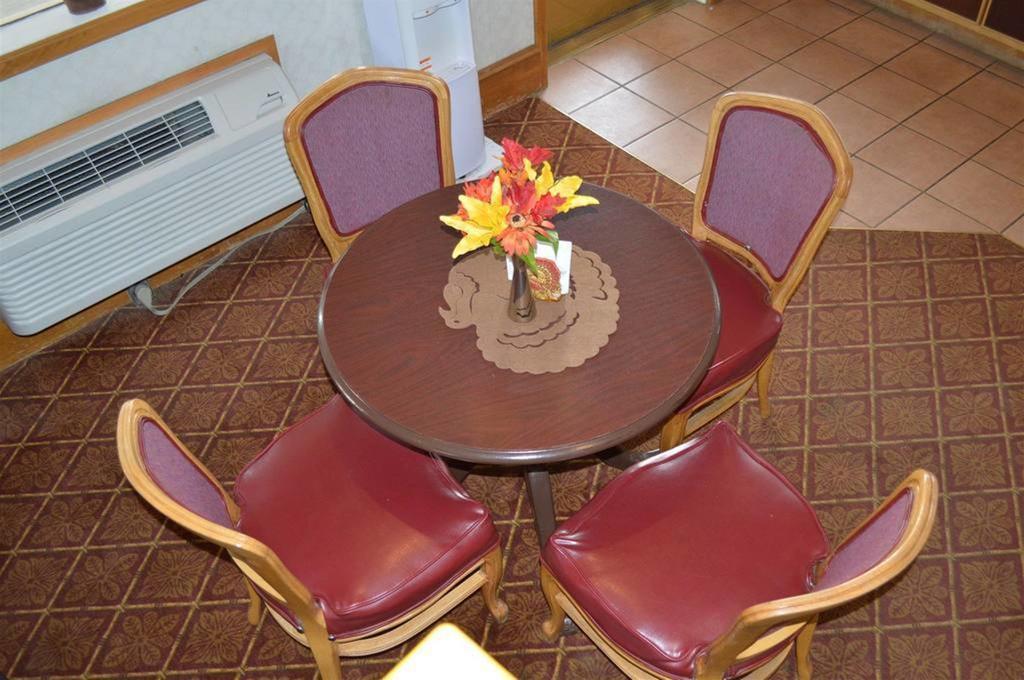 Winnemucca Holiday Motel Bagian luar foto