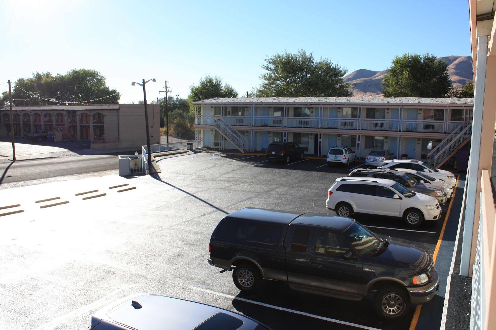 Winnemucca Holiday Motel Bagian luar foto